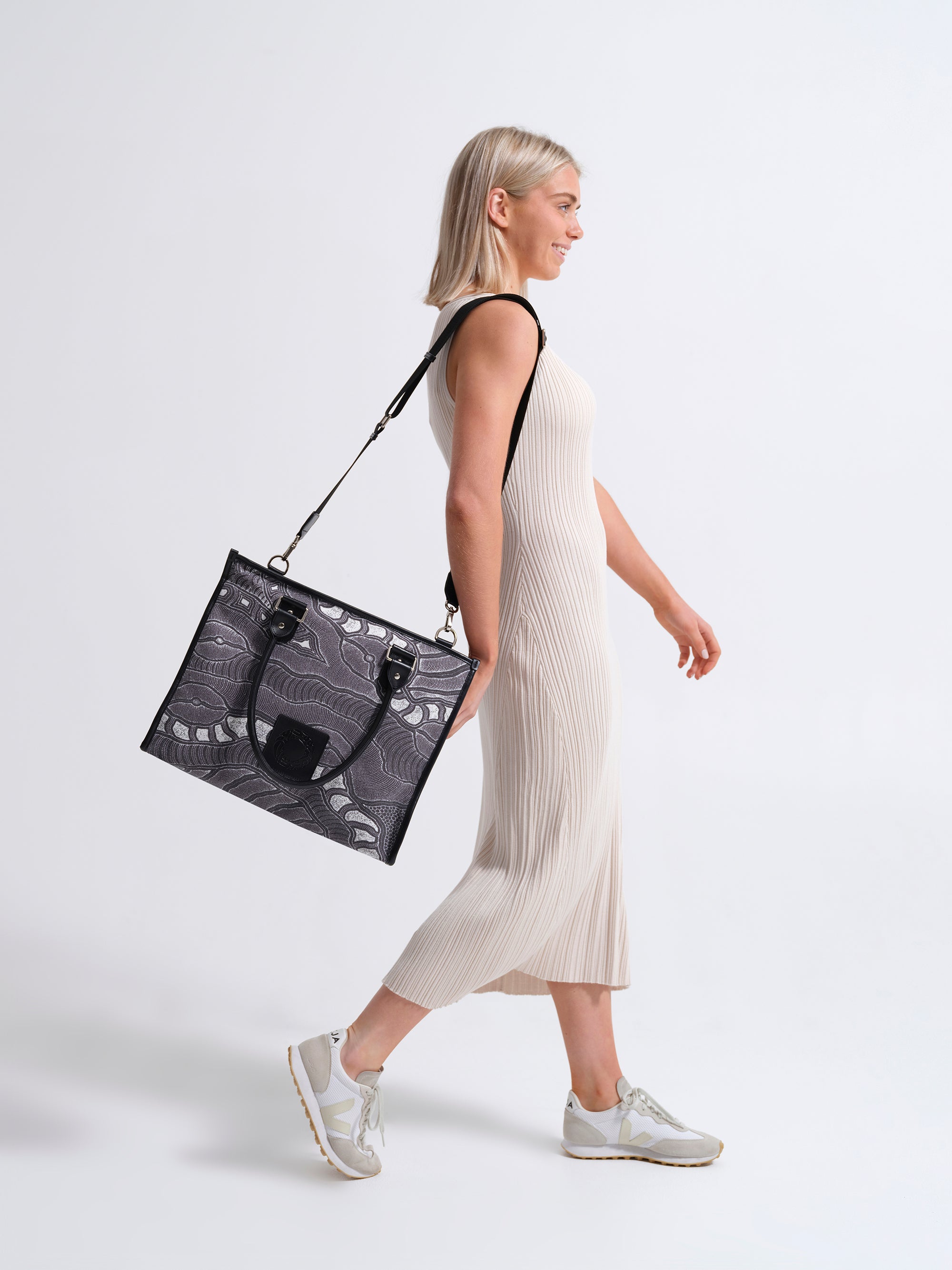 Sandhills and Riverbeds by Delvine Pitjara Bag Bundle - The Original Bag